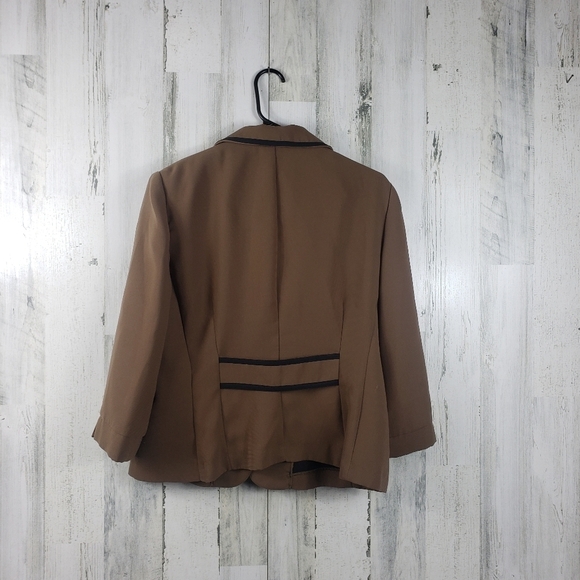 Studio i tan suit blazer women's plus size 14 - Picture 4 of 10